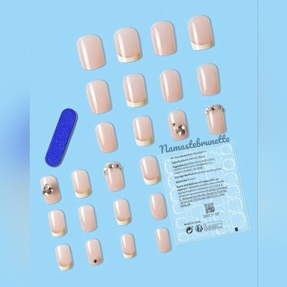 Rhinestone French Manicure Press On Nails - Picture 5 of 14